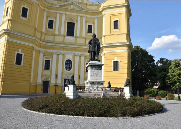 Szent László szobra